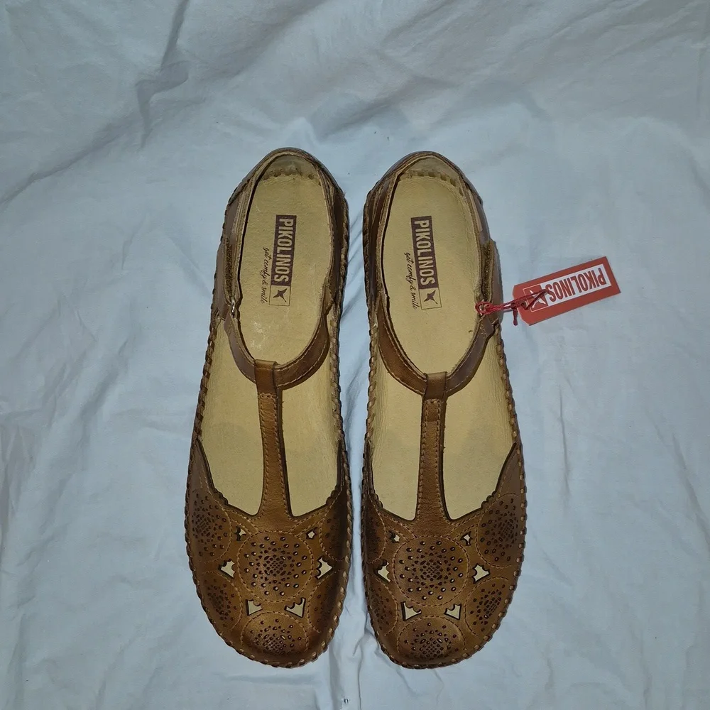 PIKOLINOS Brown Flats with Cutout Design - Picture 2 of 6